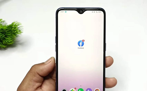Facebook app screen showing in a mobile.