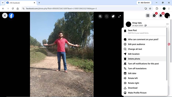 Facebook photo menu showing the Delete photo option