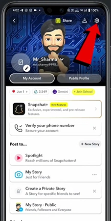 Snapchat shows user profile 